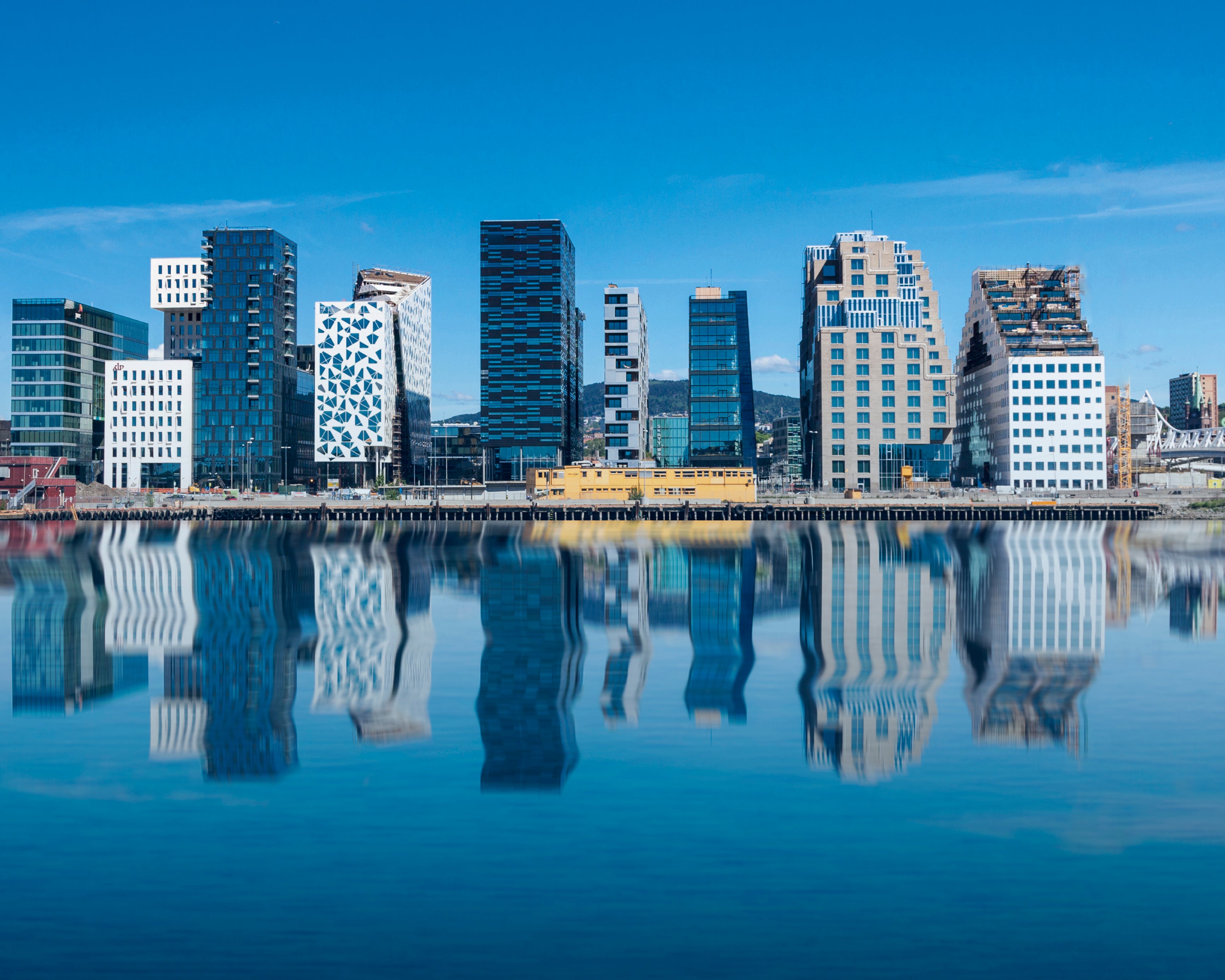 Oslowaterfront-120x120cm.jpg