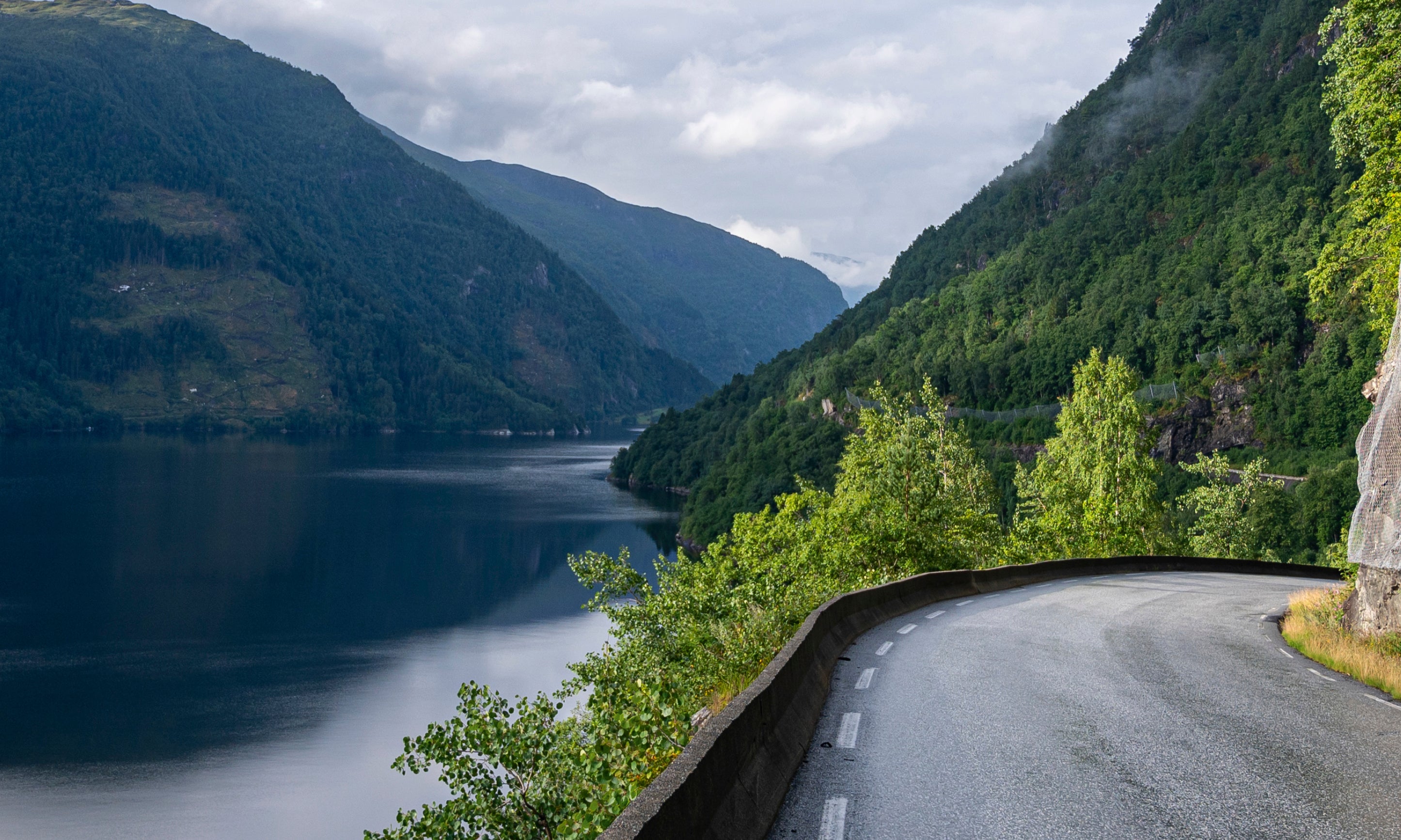 Quietdrivebythewater-100x150cm.jpg