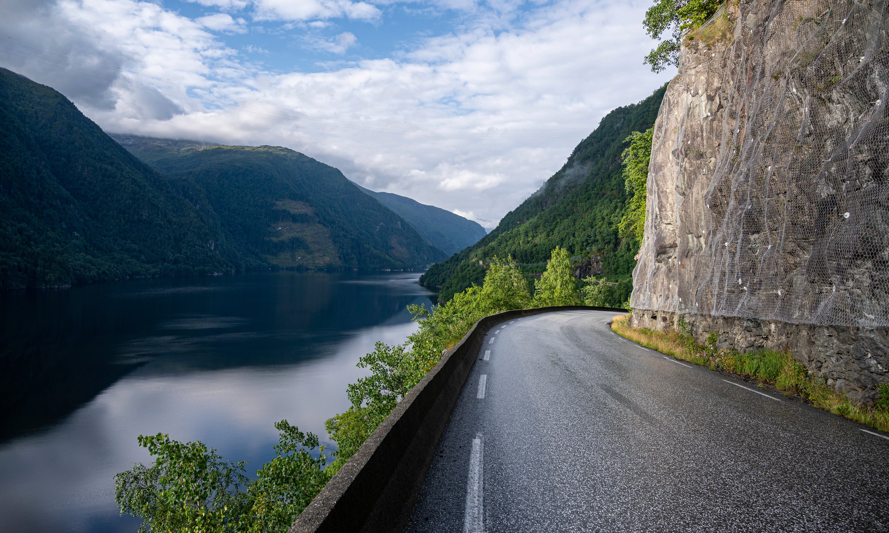 Quietdrivebythewater-120x80cm.jpg