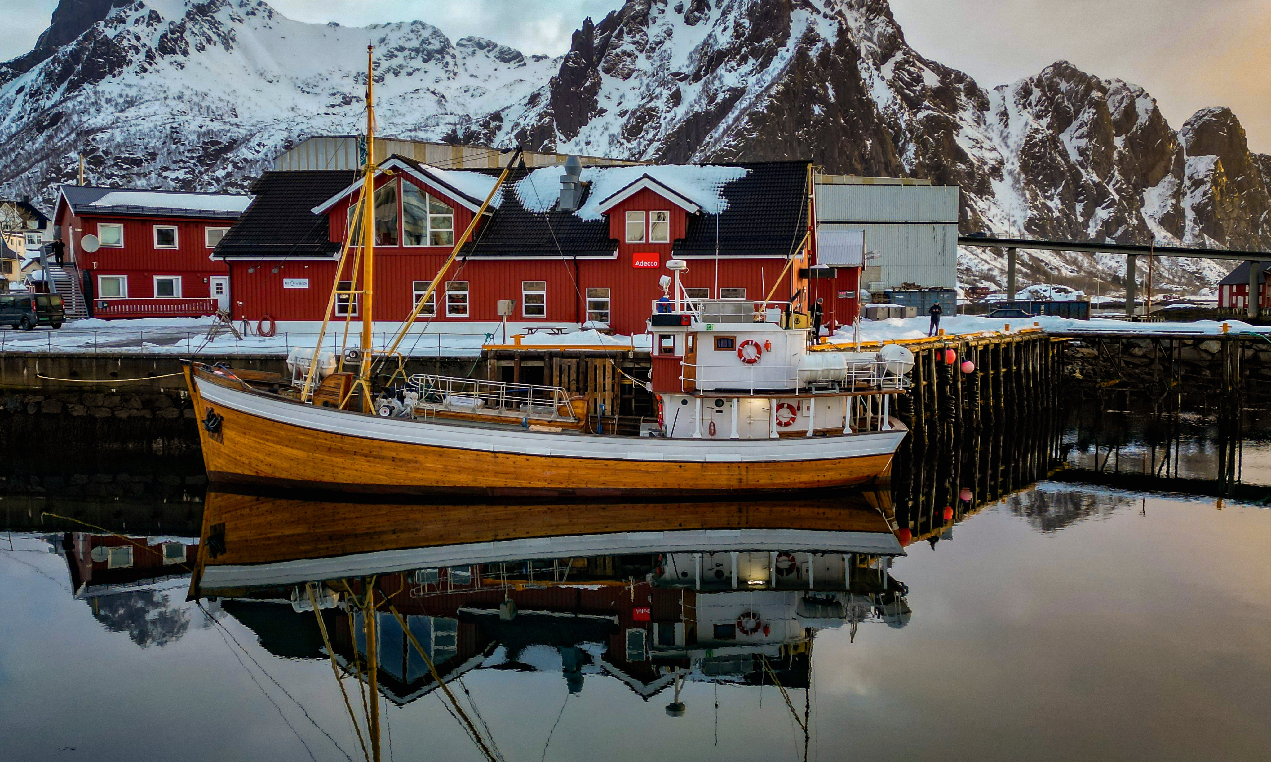 Reflectionsofthelofotencoast-150x150cm.jpg