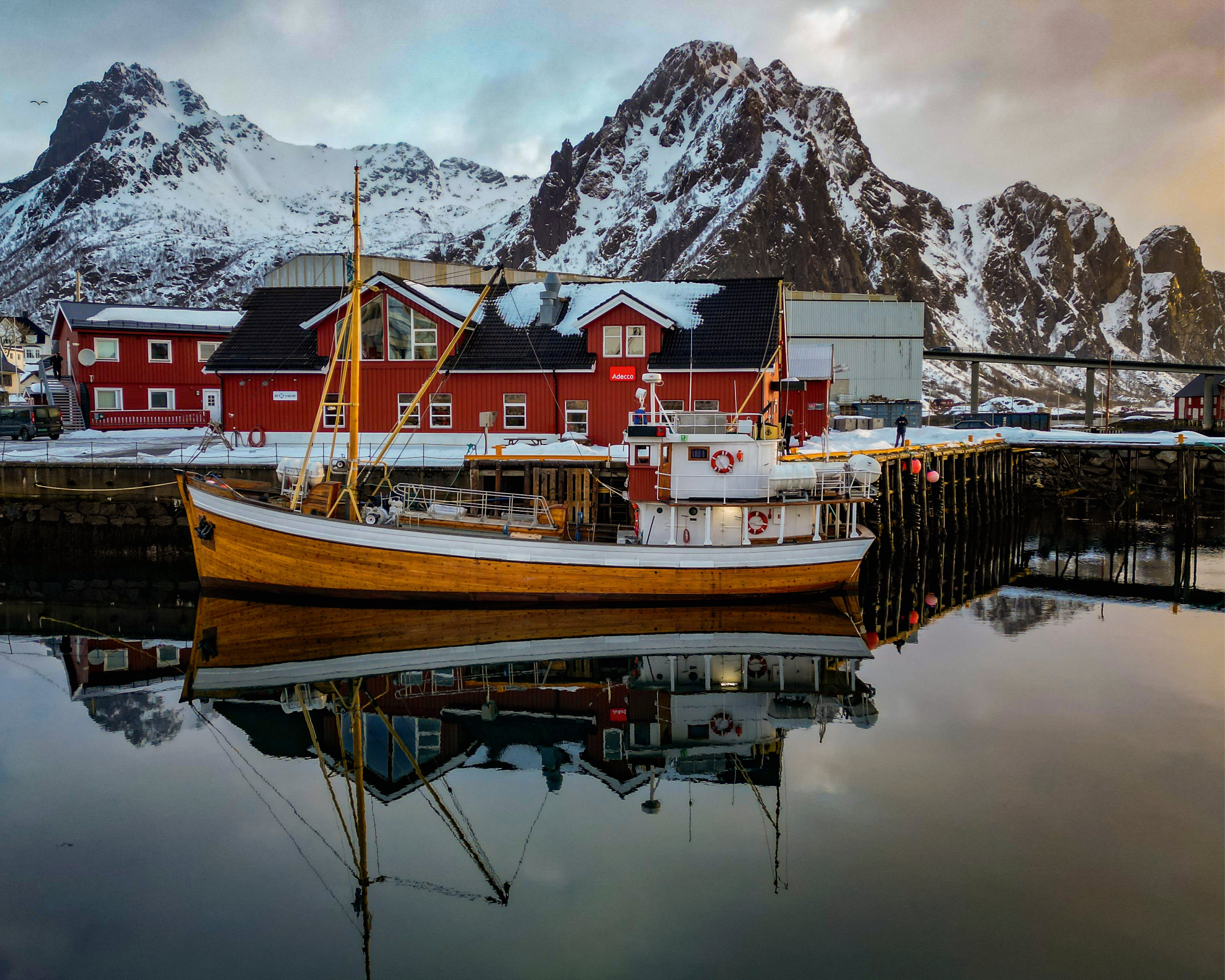 Reflectionsofthelofotencoast-150x150cm.jpg