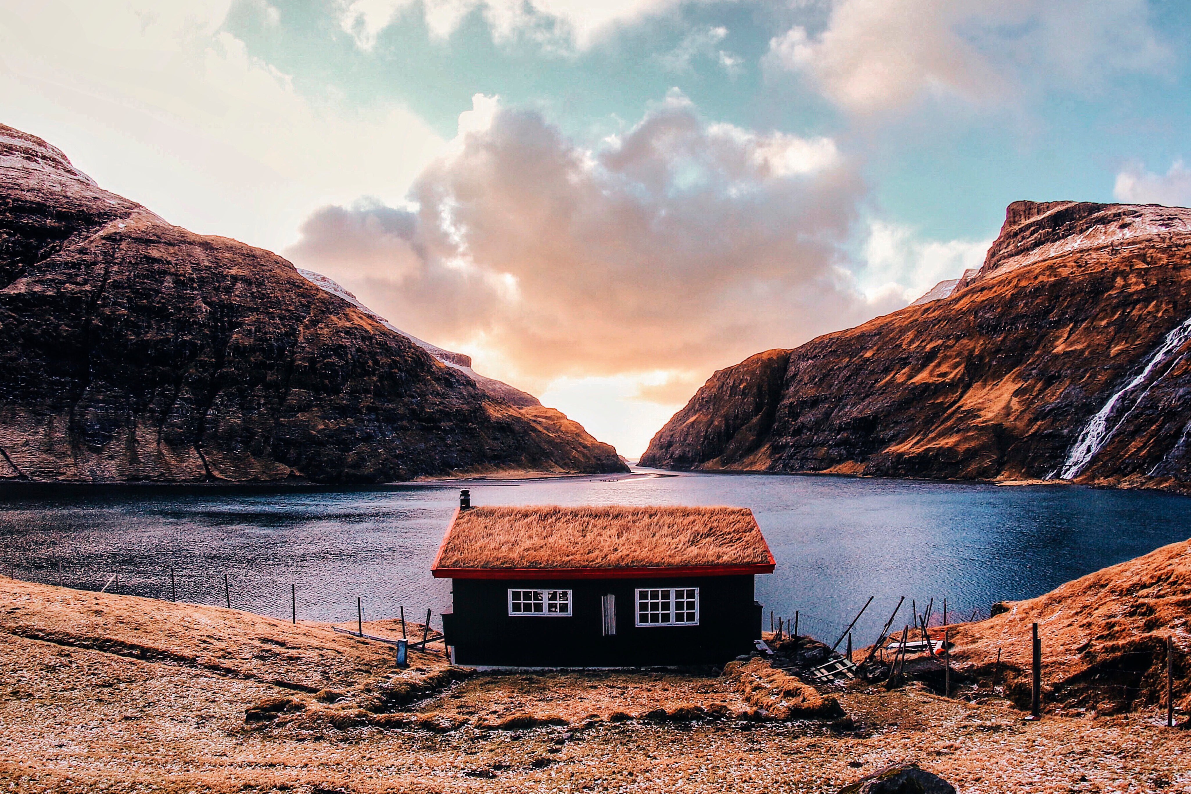 Thequietshelter-150x100cm.jpg
