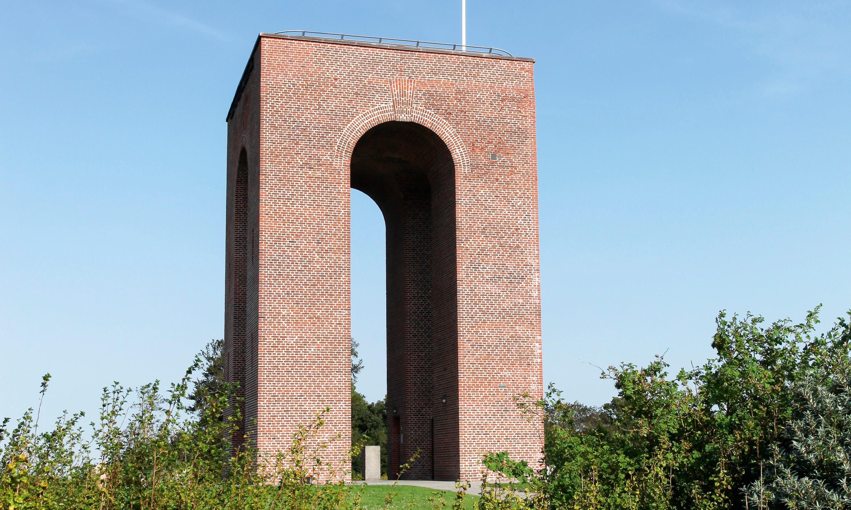 Towerlandmark-100x150cm.jpg