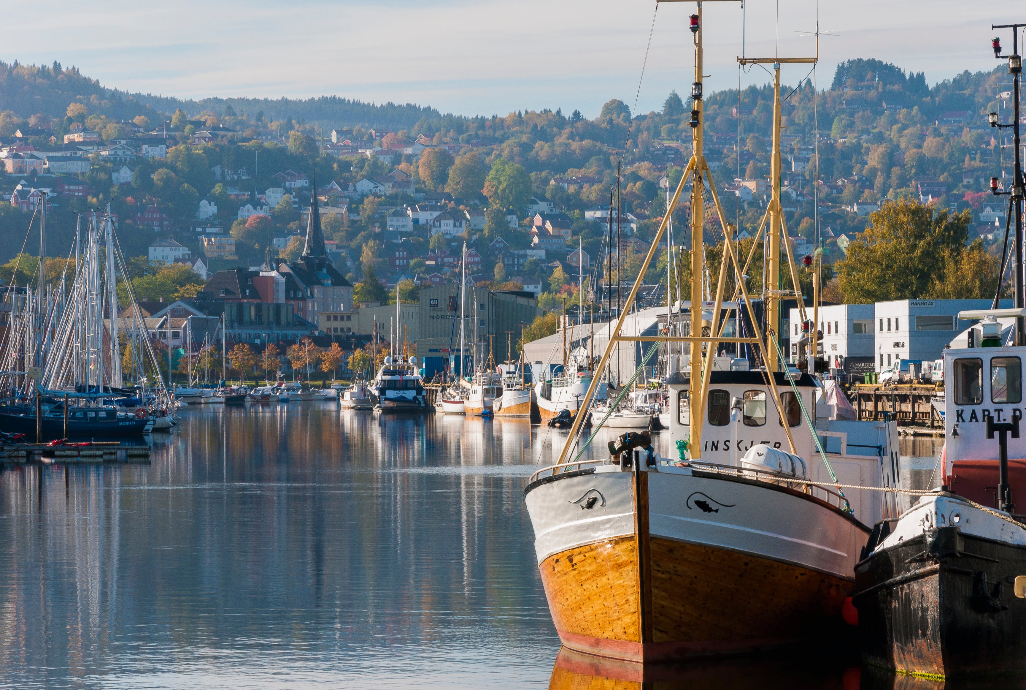 Trondheimwaterfrontcharm-120x80cm_5538cb2d-919d-42f3-a0b5-40ce38149e39.jpg