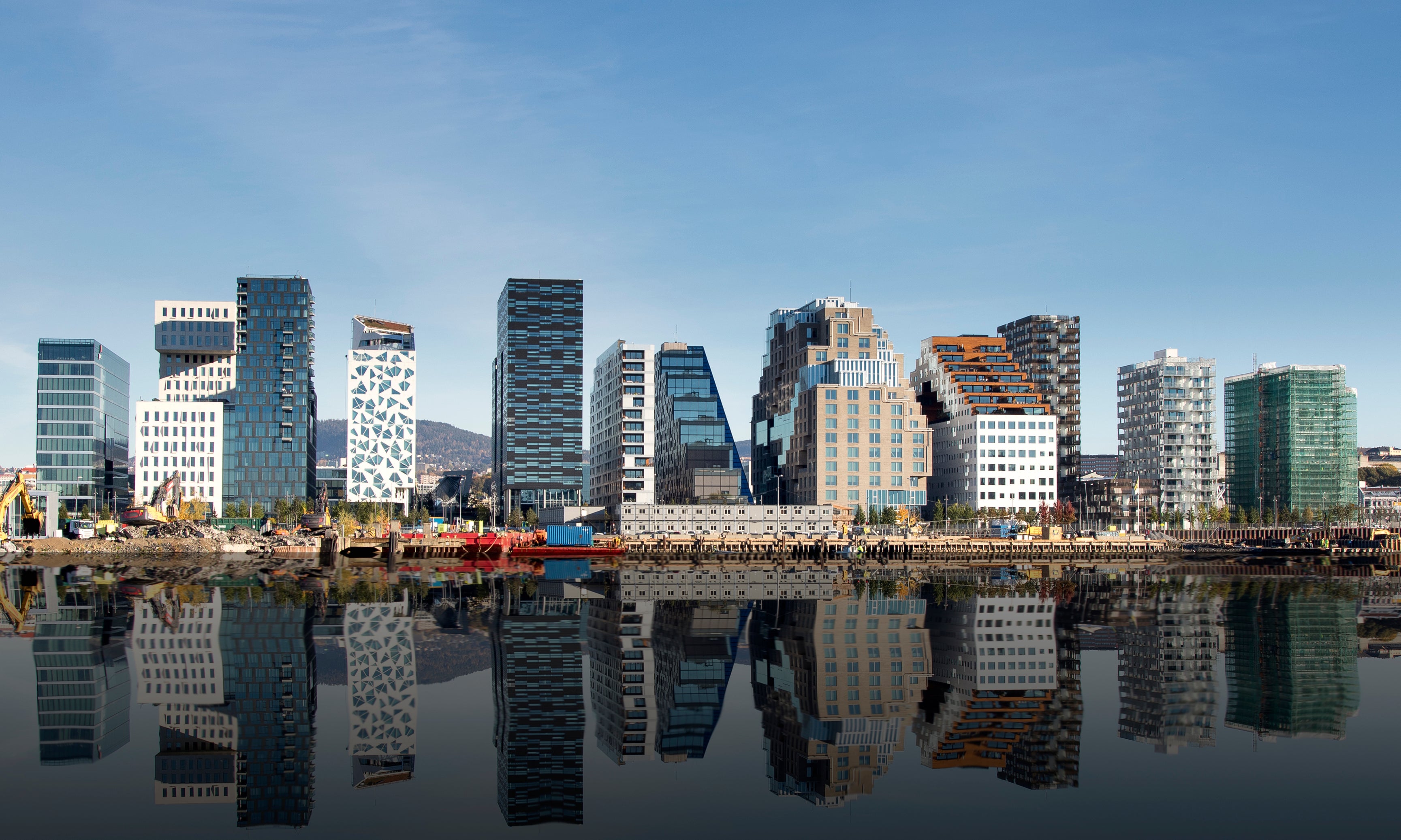 UrbanMirror-120x80cm.jpg