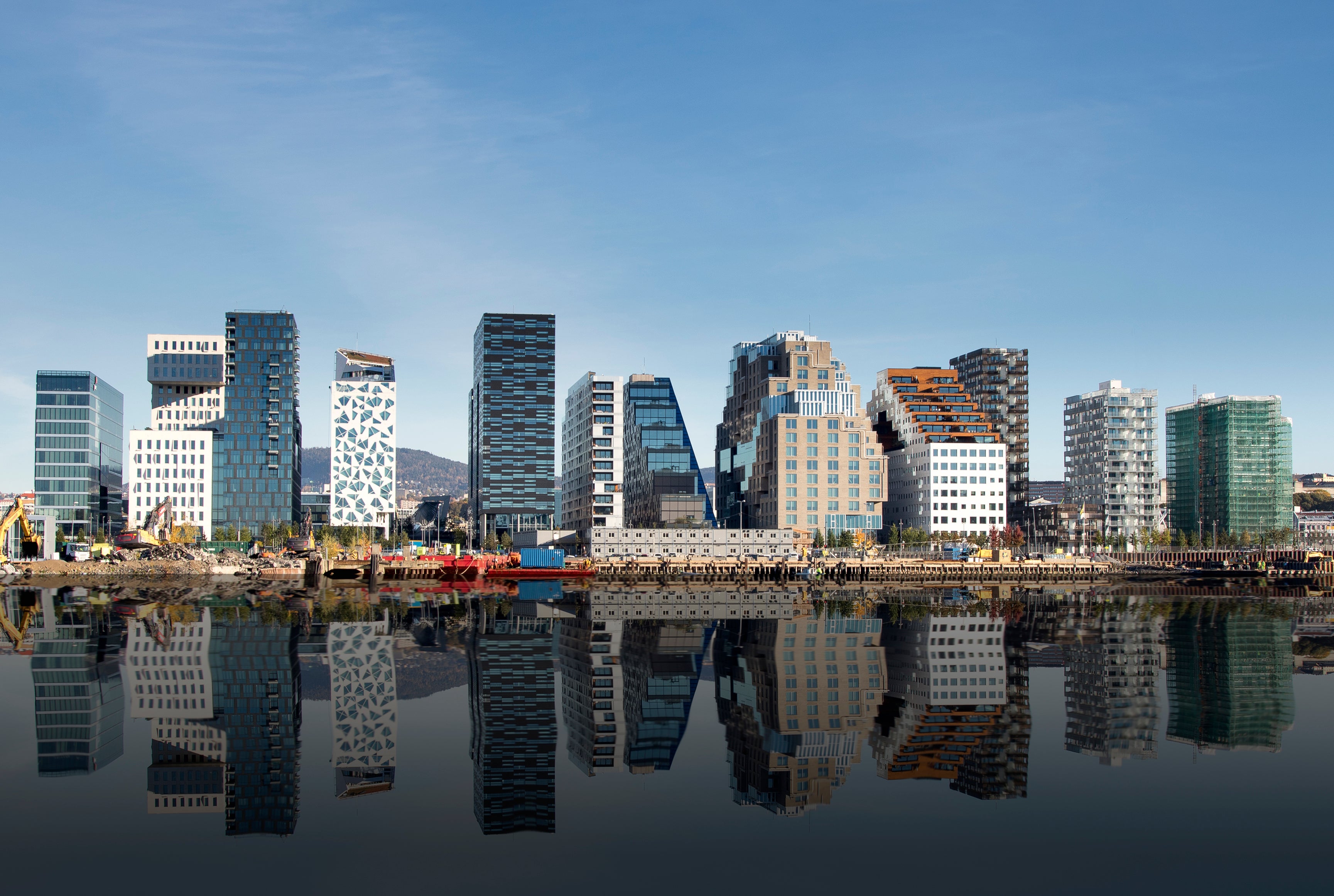 UrbanMirror-120x80cm.jpg