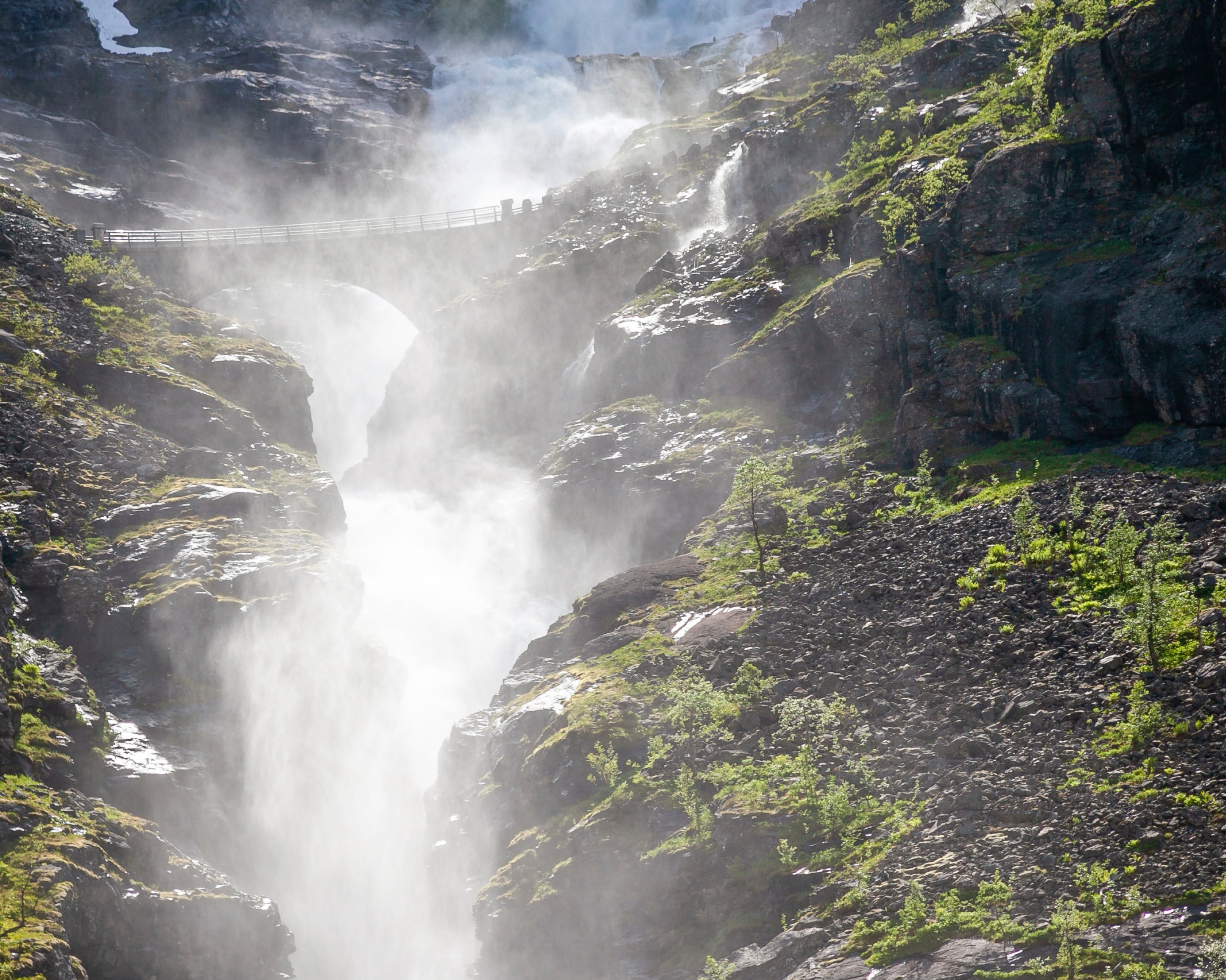 Veilofwater-100x150cm_77862135-3890-4ab2-a7d1-ad5b954a4f38.jpg