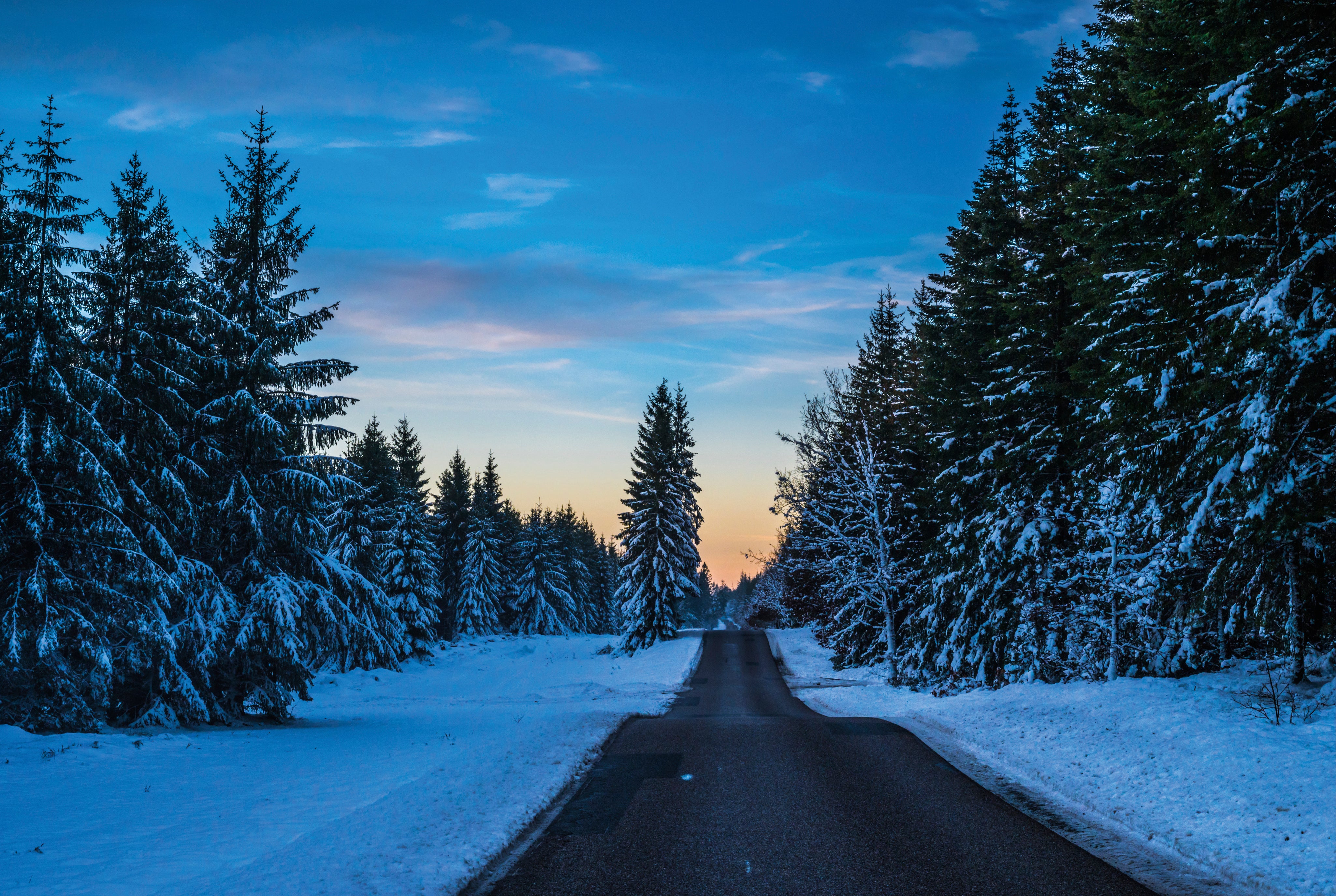 Winterroad-150x100cm.jpg